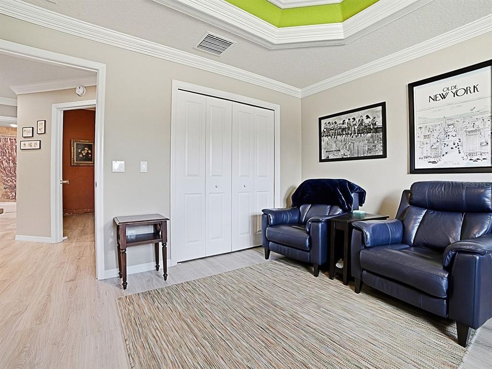 For Sale: $500,000 (3 beds, 2 baths, 1956 Square Feet)