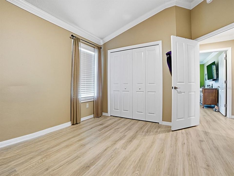 For Sale: $500,000 (3 beds, 2 baths, 1956 Square Feet)