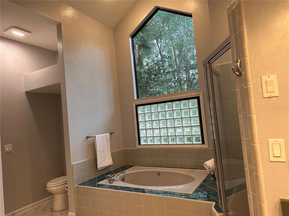 For Sale: $717,900 (4 beds, 2 baths, 2580 Square Feet)