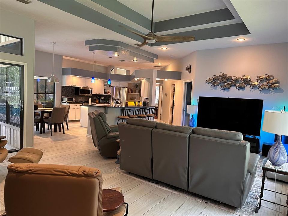 For Sale: $717,900 (4 beds, 2 baths, 2580 Square Feet)