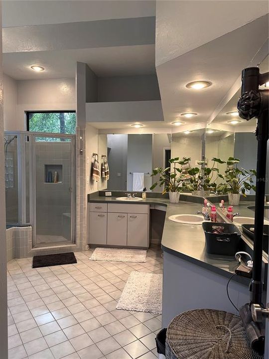 For Sale: $717,900 (4 beds, 2 baths, 2580 Square Feet)
