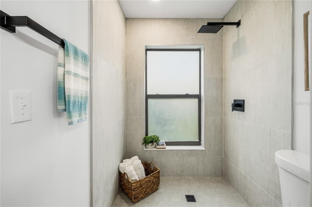For Sale: $525,000 (3 beds, 2 baths, 1755 Square Feet)