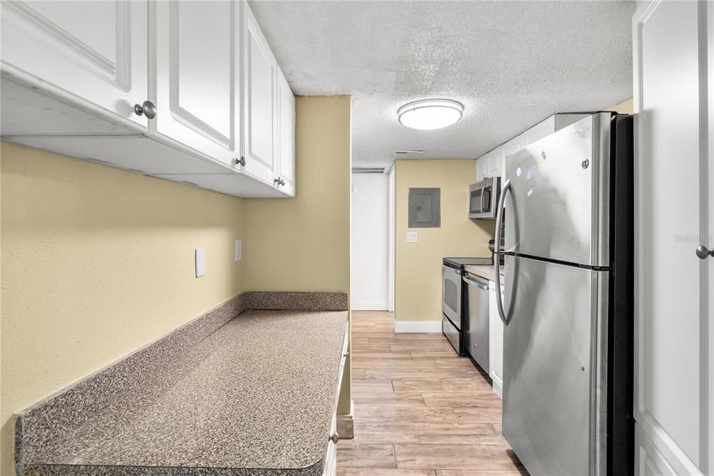 For Sale: $135,000 (2 beds, 2 baths, 992 Square Feet)