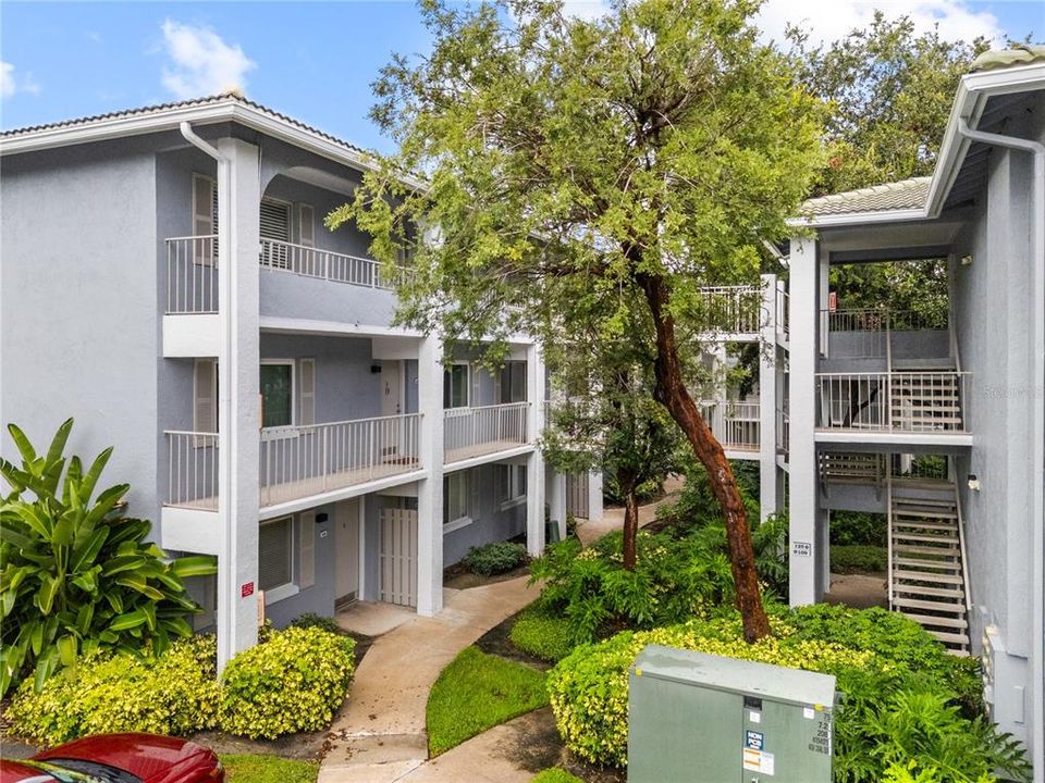 For Sale: $135,000 (2 beds, 2 baths, 992 Square Feet)
