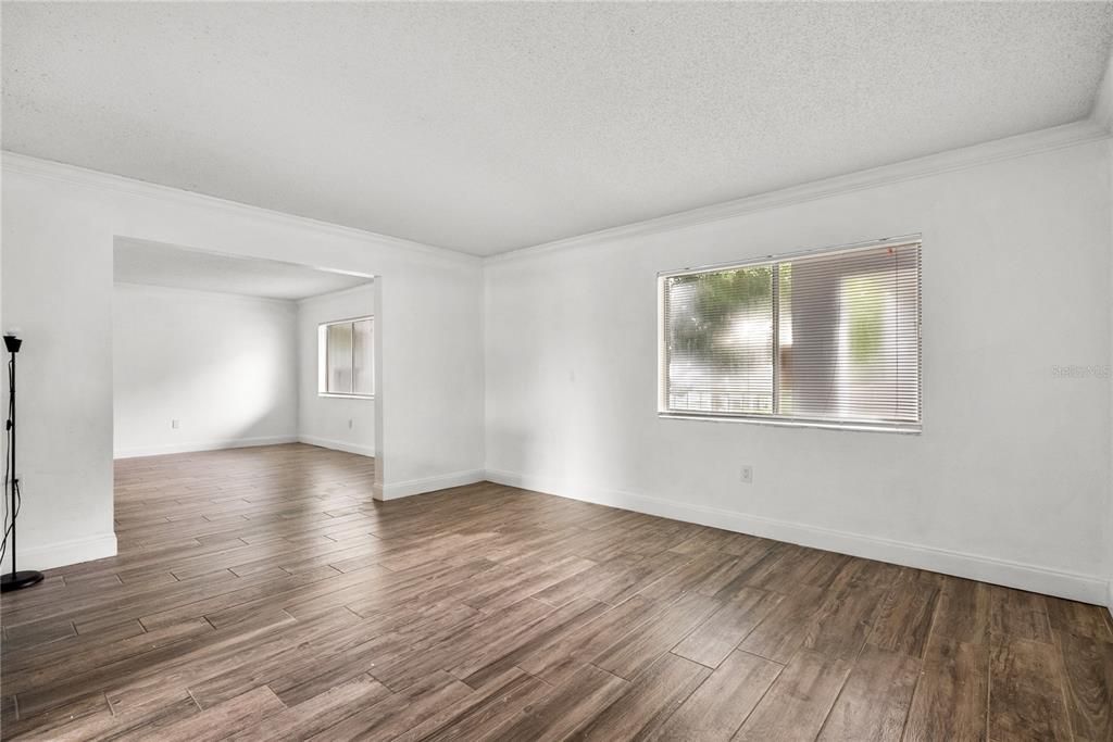 For Sale: $135,000 (2 beds, 2 baths, 992 Square Feet)