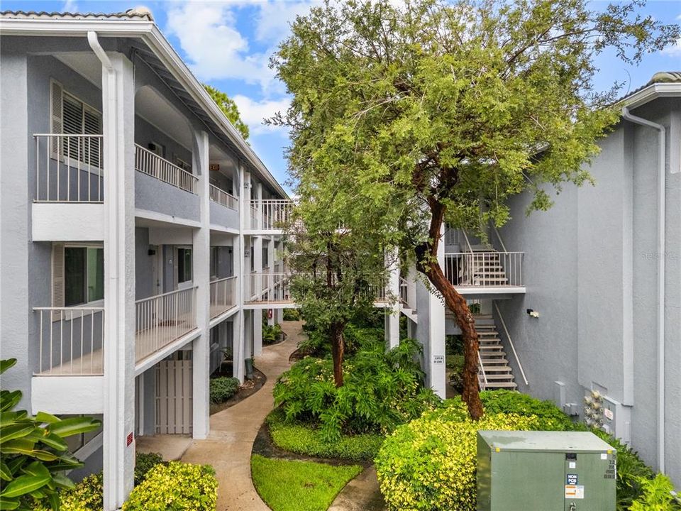 For Sale: $135,000 (2 beds, 2 baths, 992 Square Feet)