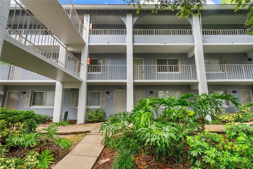 For Sale: $135,000 (2 beds, 2 baths, 992 Square Feet)