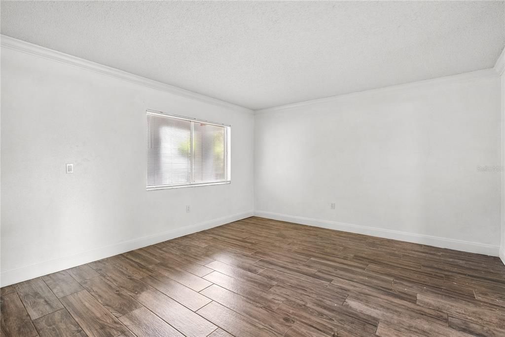 For Sale: $135,000 (2 beds, 2 baths, 992 Square Feet)