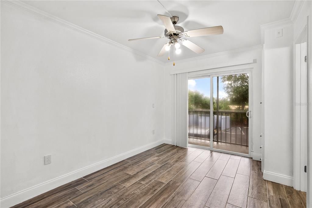 For Sale: $135,000 (2 beds, 2 baths, 992 Square Feet)