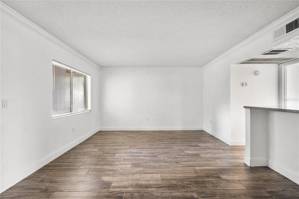 For Sale: $135,000 (2 beds, 2 baths, 992 Square Feet)