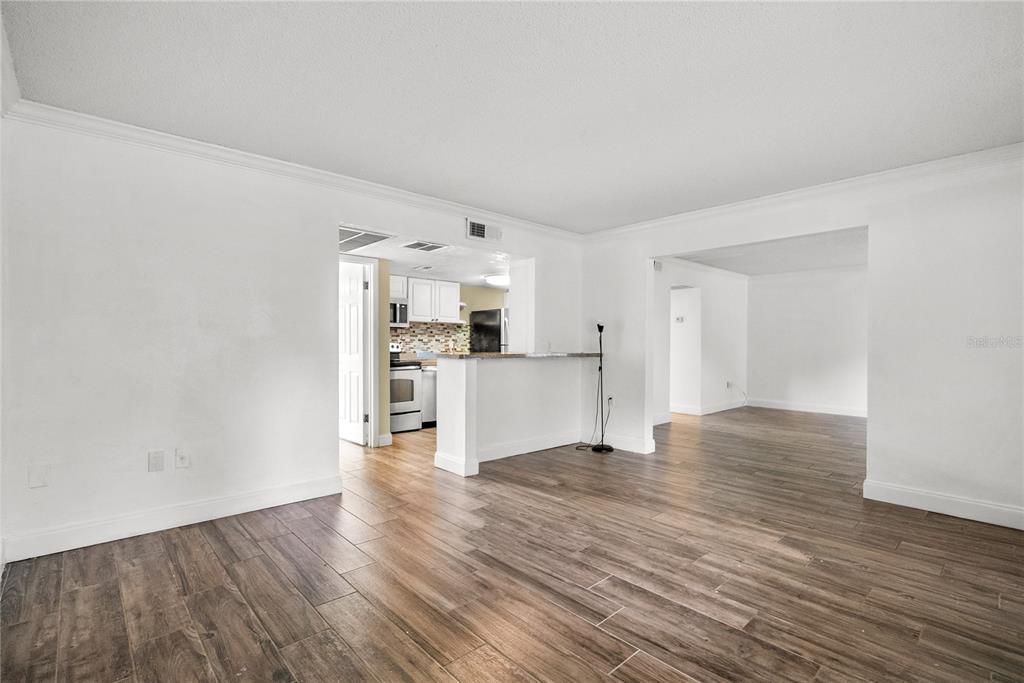 For Sale: $135,000 (2 beds, 2 baths, 992 Square Feet)