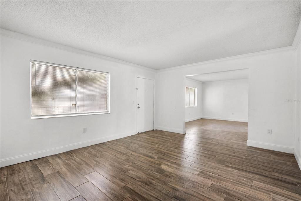 For Sale: $135,000 (2 beds, 2 baths, 992 Square Feet)