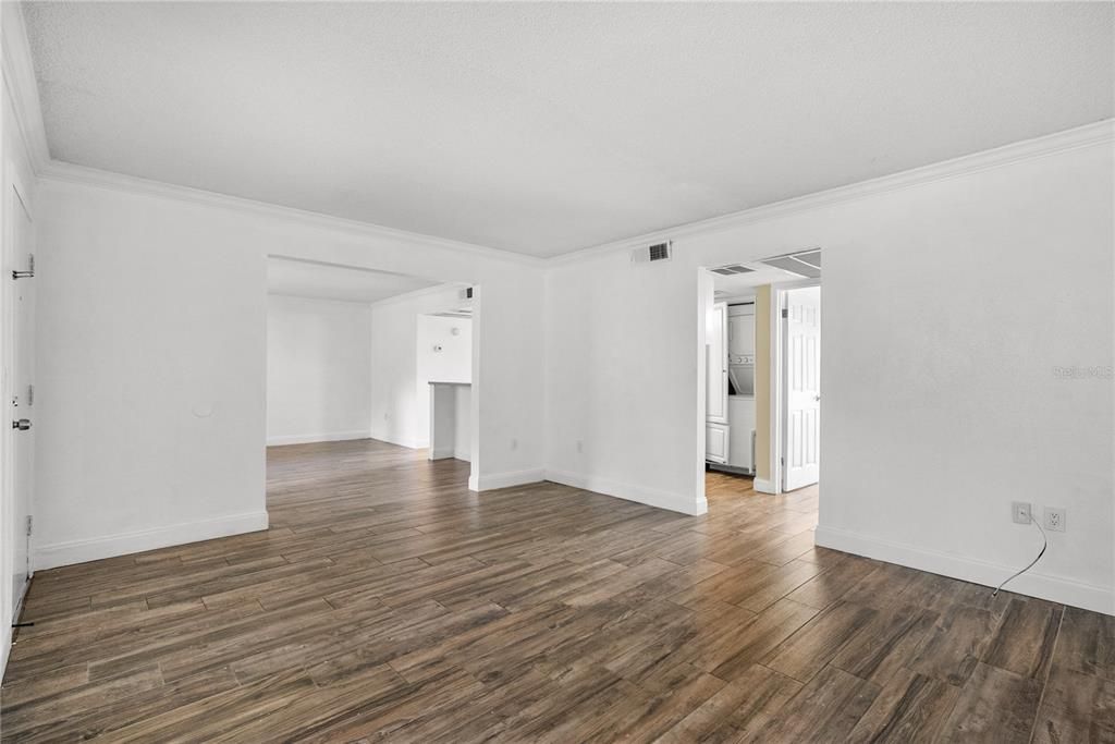 For Sale: $135,000 (2 beds, 2 baths, 992 Square Feet)