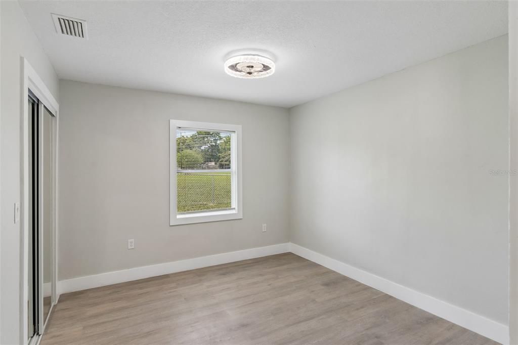 For Sale: $275,000 (4 beds, 2 baths, 1424 Square Feet)