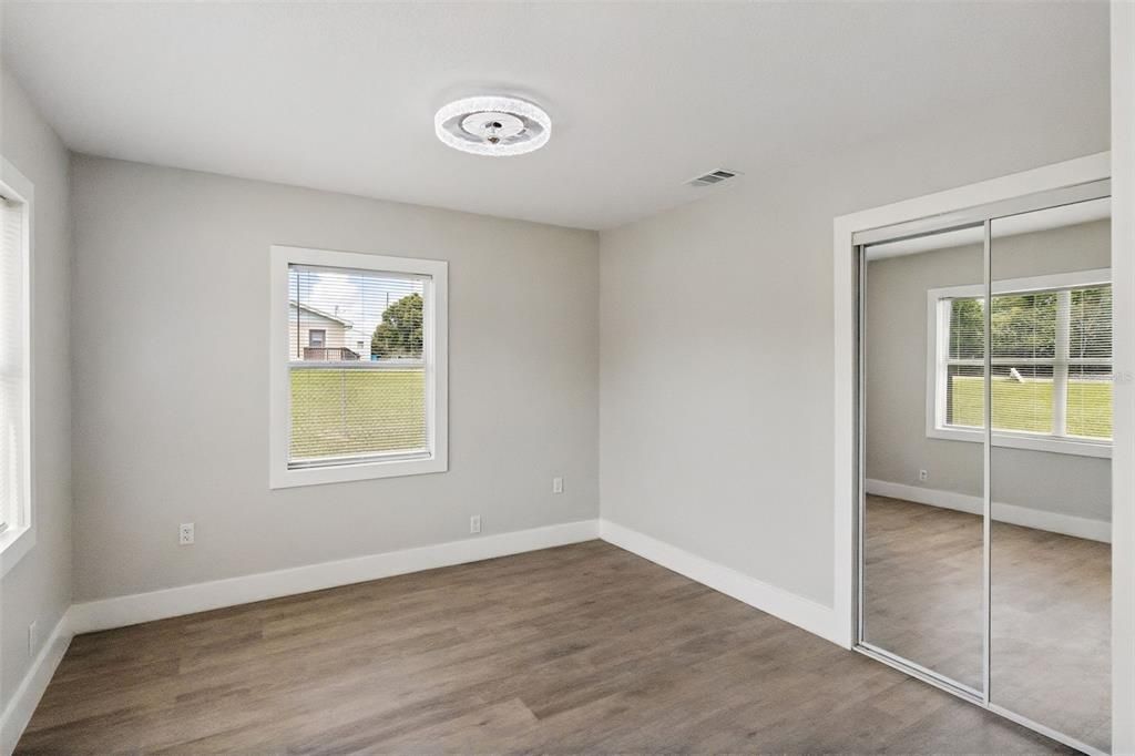 For Sale: $275,000 (4 beds, 2 baths, 1424 Square Feet)
