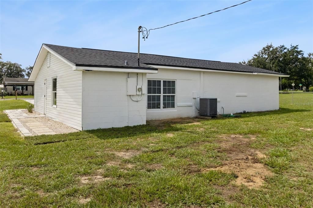For Sale: $275,000 (4 beds, 2 baths, 1424 Square Feet)