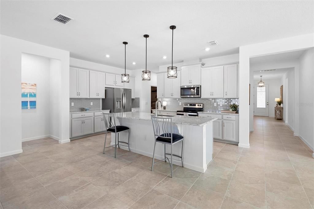 For Sale: $469,900 (4 beds, 3 baths, 2828 Square Feet)