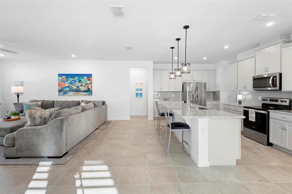 For Sale: $469,900 (4 beds, 3 baths, 2828 Square Feet)
