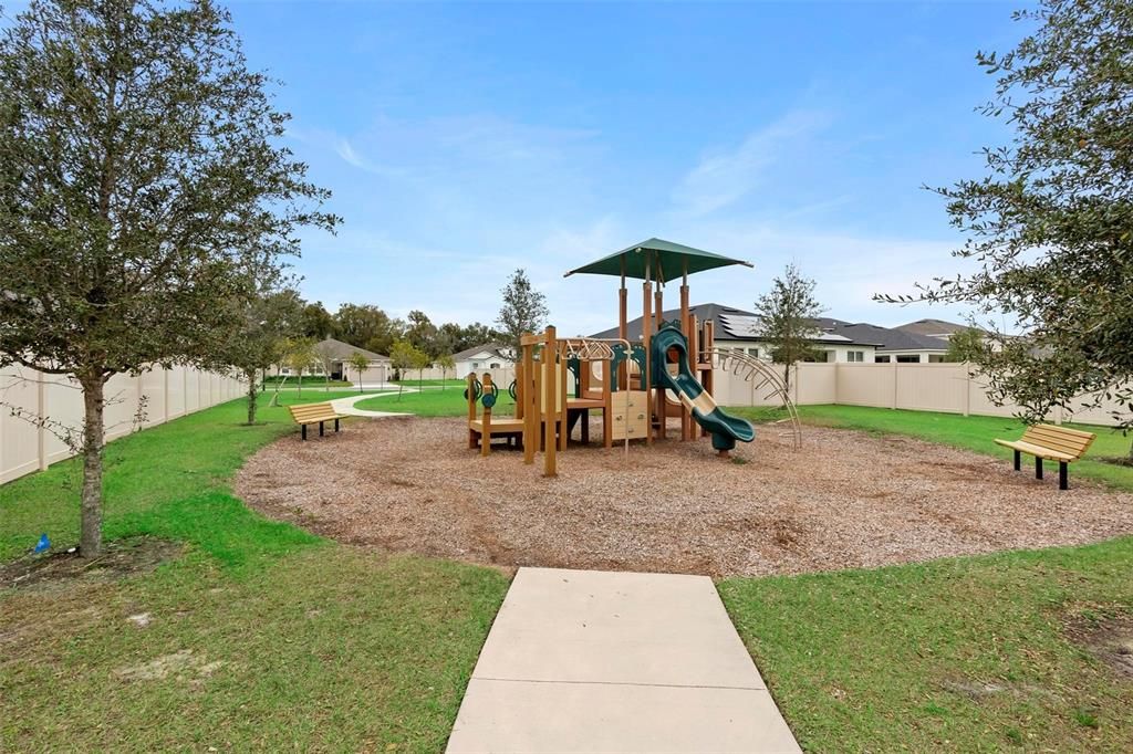 For Sale: $469,900 (4 beds, 3 baths, 2828 Square Feet)