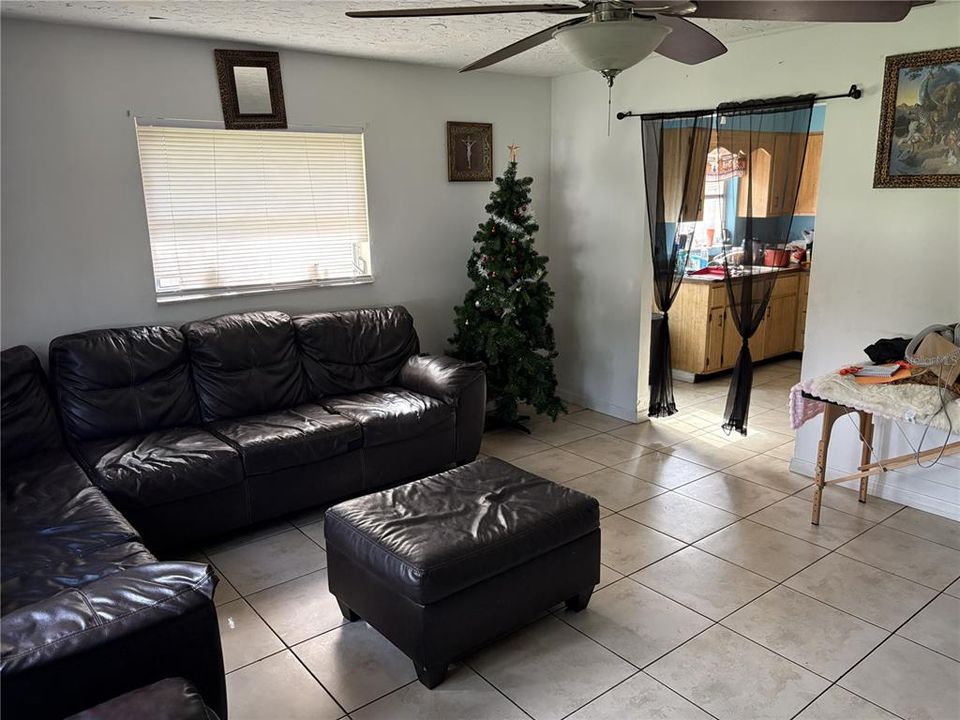 En Venta: $495,000 (6 camas, 0 baños, 2310 Pies cuadrados)