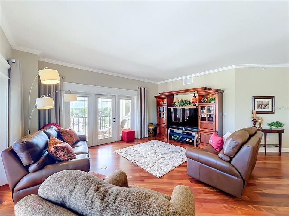 For Sale: $849,000 (3 beds, 2 baths, 1882 Square Feet)