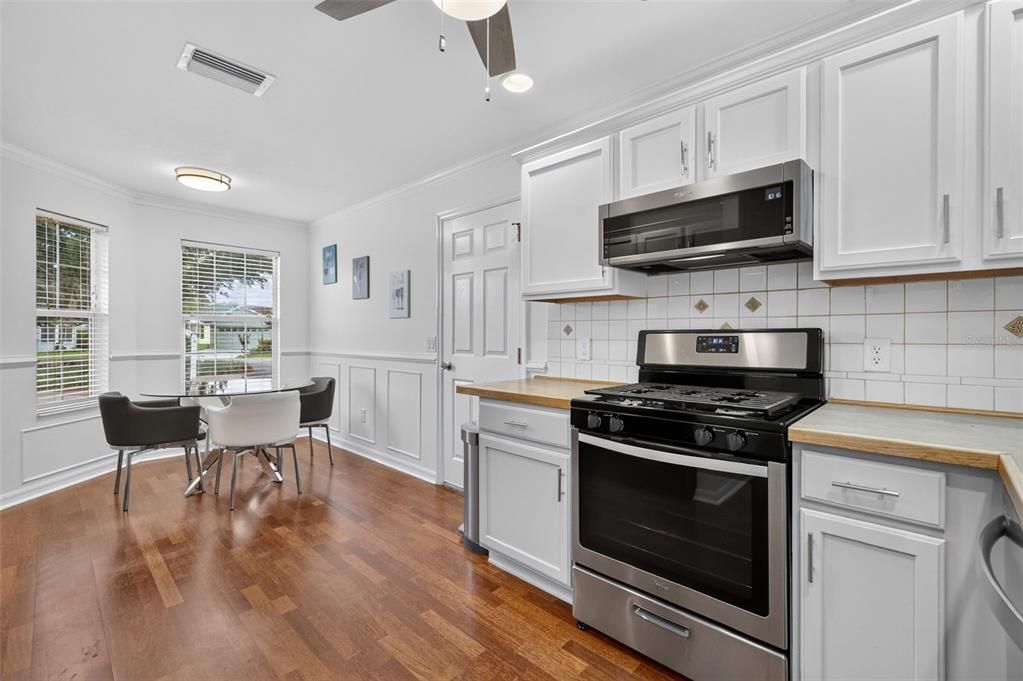For Sale: $340,000 (3 beds, 2 baths, 1512 Square Feet)