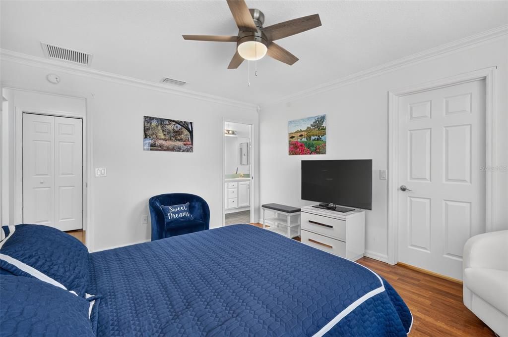 For Sale: $340,000 (3 beds, 2 baths, 1512 Square Feet)