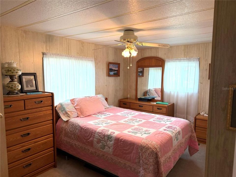 На продажу: $139,900 (2 спален, 1 ванн, 805 Квадратных фут)