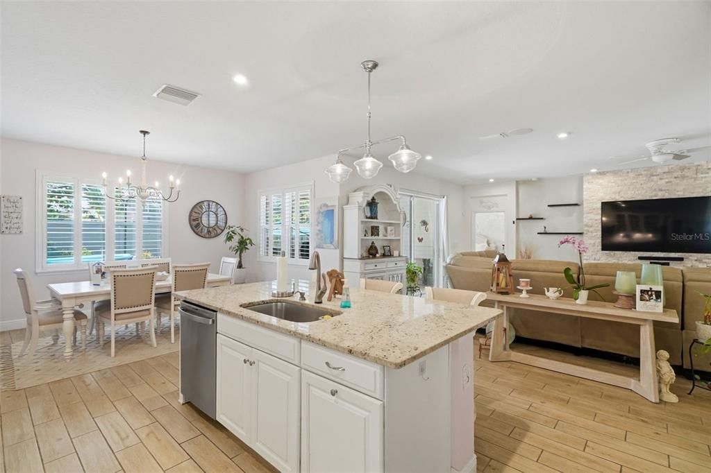 For Sale: $640,000 (4 beds, 3 baths, 2514 Square Feet)