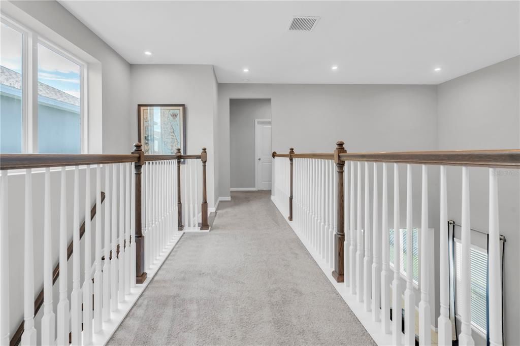 En Venta: $549,900 (4 camas, 3 baños, 2441 Pies cuadrados)