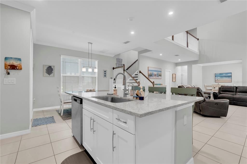 En Venta: $549,900 (4 camas, 3 baños, 2441 Pies cuadrados)