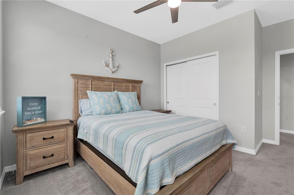 En Venta: $549,900 (4 camas, 3 baños, 2441 Pies cuadrados)