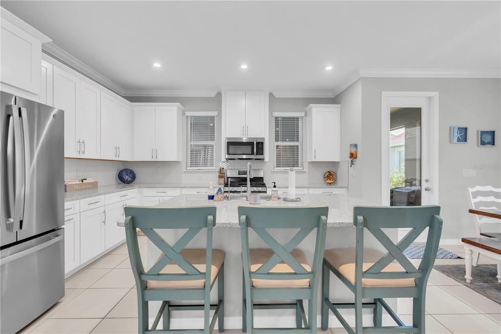 En Venta: $549,900 (4 camas, 3 baños, 2441 Pies cuadrados)