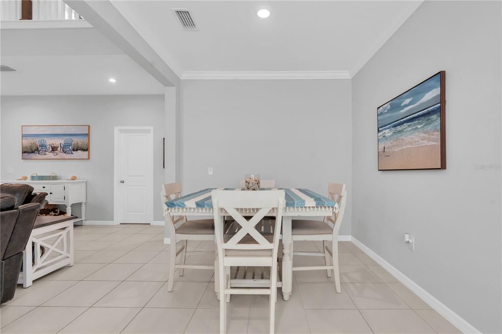 En Venta: $549,900 (4 camas, 3 baños, 2441 Pies cuadrados)