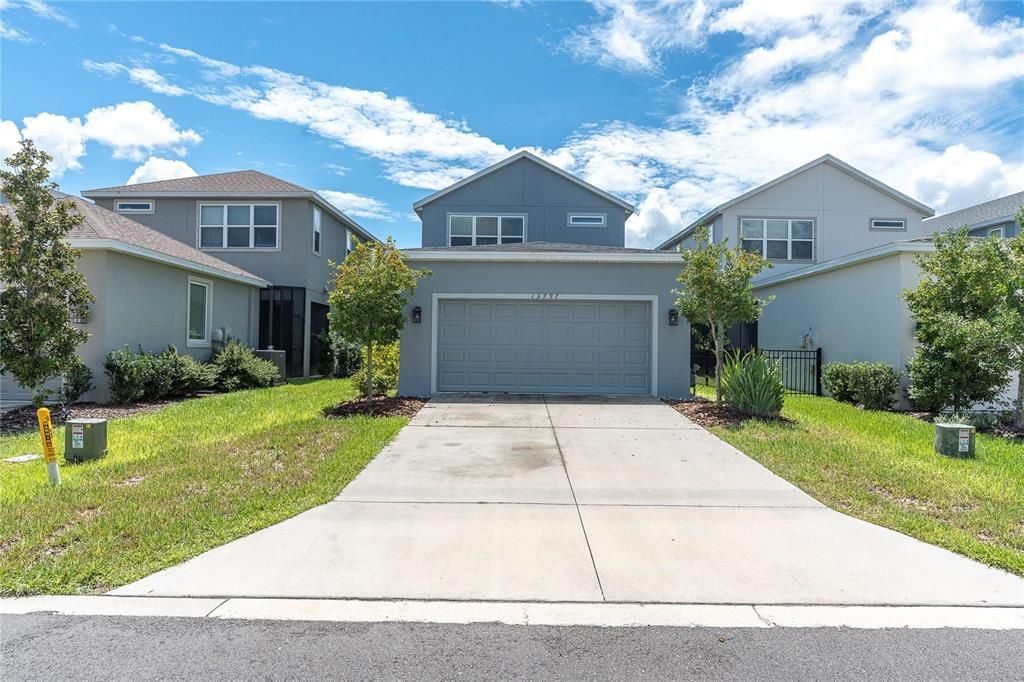 En Venta: $549,900 (4 camas, 3 baños, 2441 Pies cuadrados)