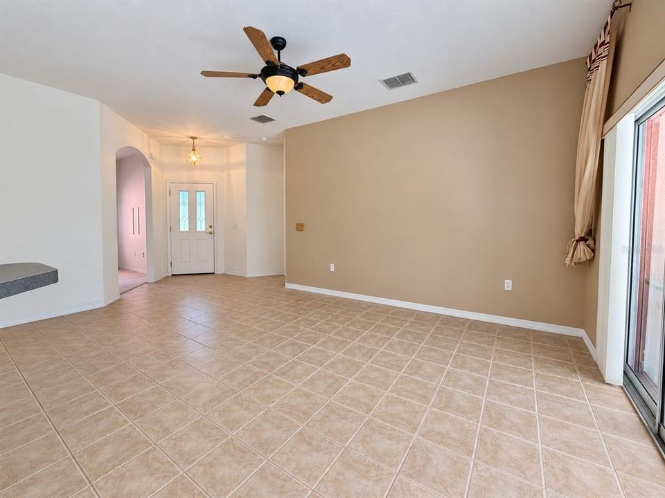 En Venta: $255,000 (2 camas, 2 baños, 1467 Pies cuadrados)