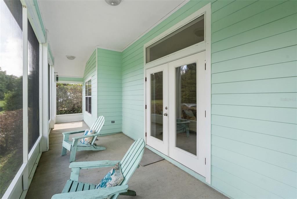 For Sale: $299,900 (3 beds, 2 baths, 1420 Square Feet)