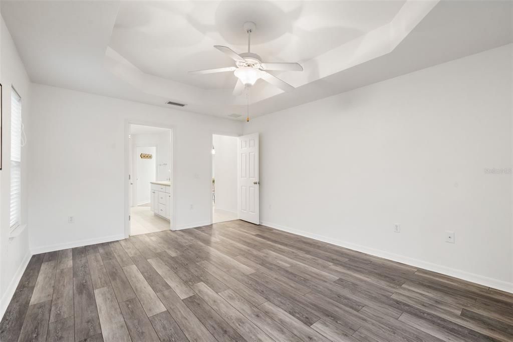 For Sale: $299,900 (3 beds, 2 baths, 1420 Square Feet)