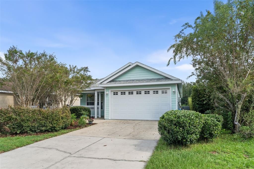 For Sale: $299,900 (3 beds, 2 baths, 1420 Square Feet)