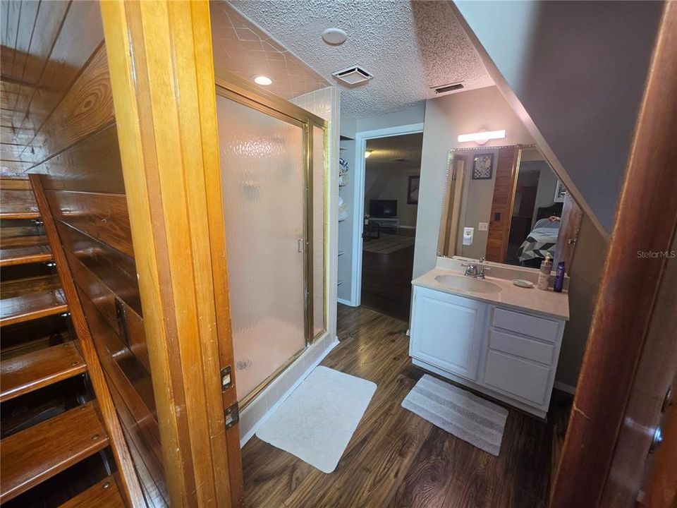 For Sale: $1,200,000 (8 beds, 5 baths, 8396 Square Feet)