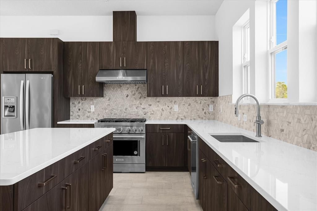 En Renta: $3,400 (4 camas, 3 baños, 2014 Pies cuadrados)
