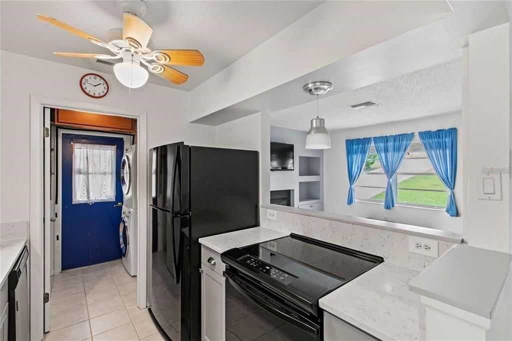 В аренду: $2,150 (3 спален, 2 ванн, 1389 Квадратных фут)