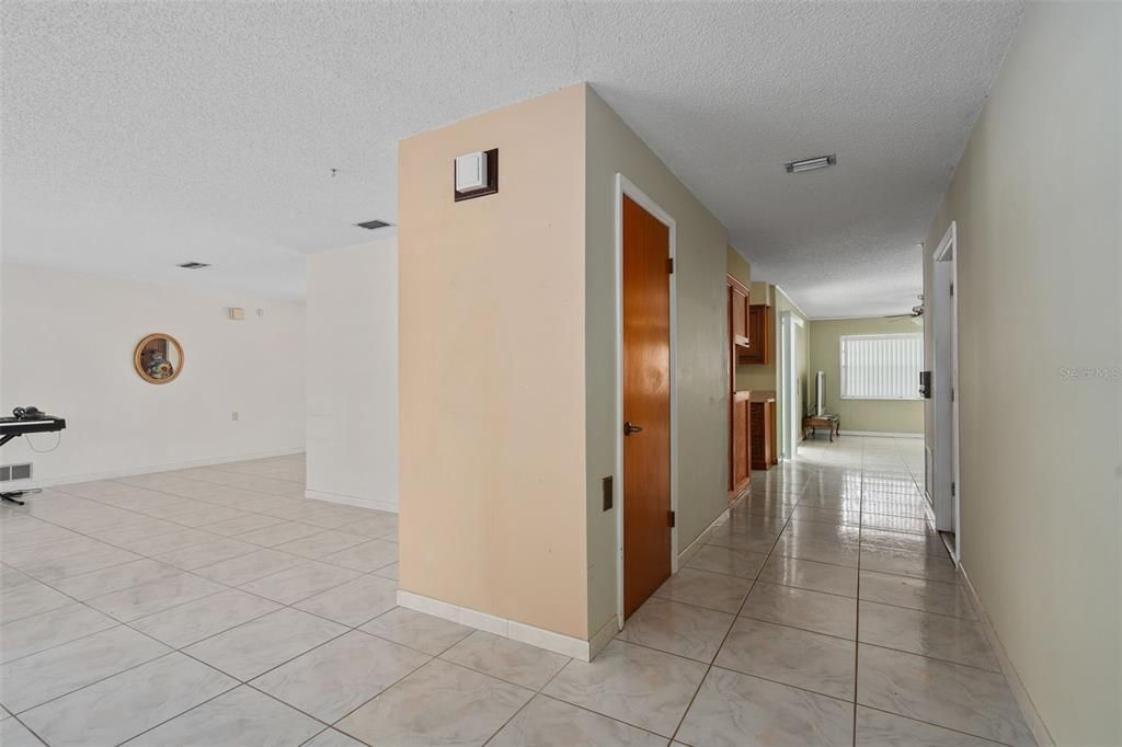 For Sale: $415,000 (3 beds, 2 baths, 1795 Square Feet)