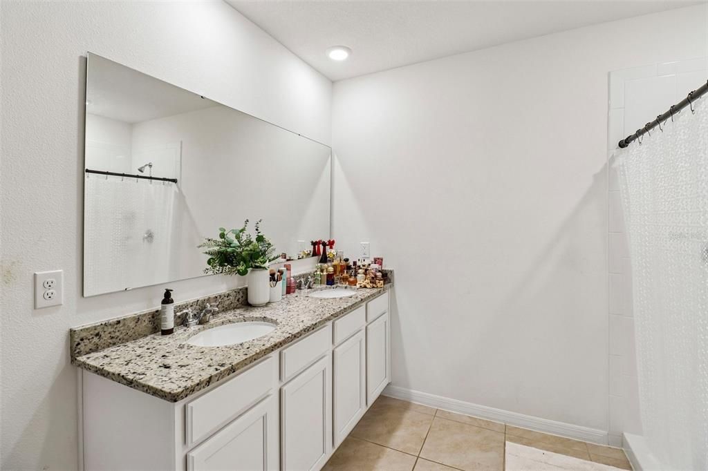 For Sale: $360,000 (3 beds, 2 baths, 1676 Square Feet)