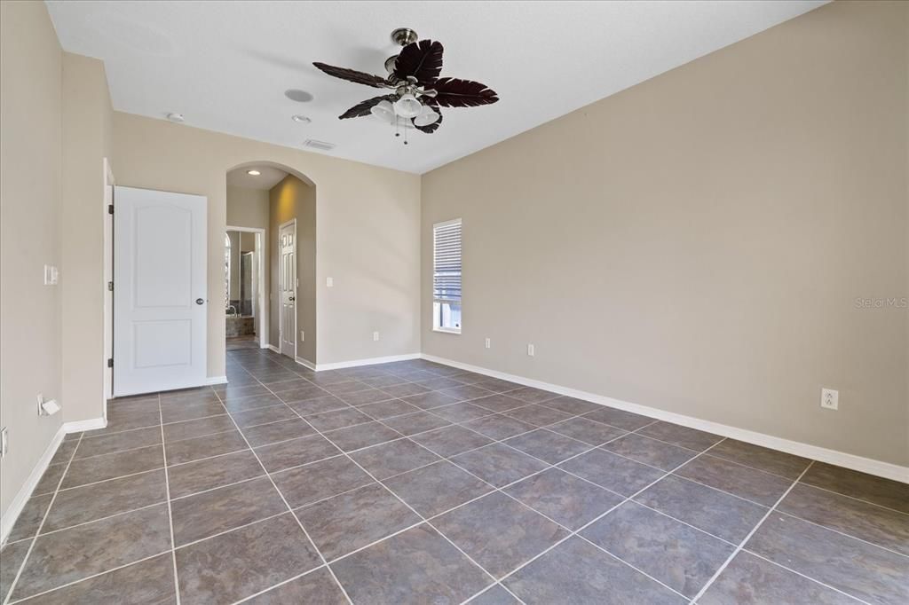 For Sale: $380,000 (4 beds, 3 baths, 2210 Square Feet)