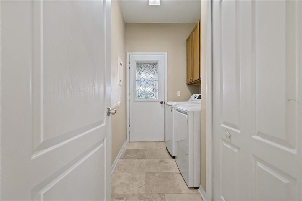 For Sale: $380,000 (4 beds, 3 baths, 2210 Square Feet)