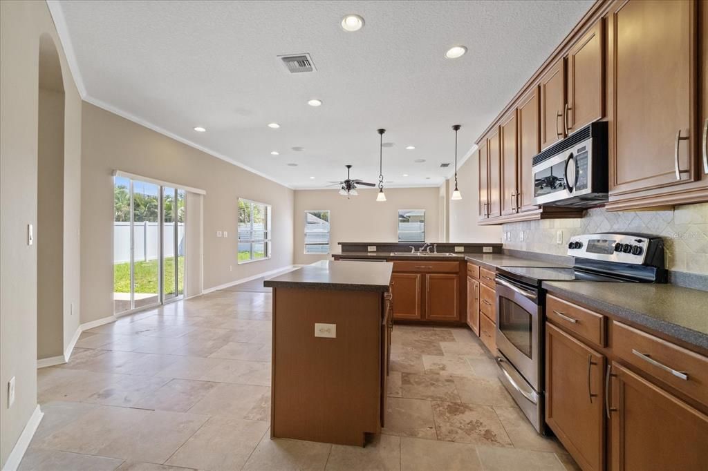 For Sale: $380,000 (4 beds, 3 baths, 2210 Square Feet)