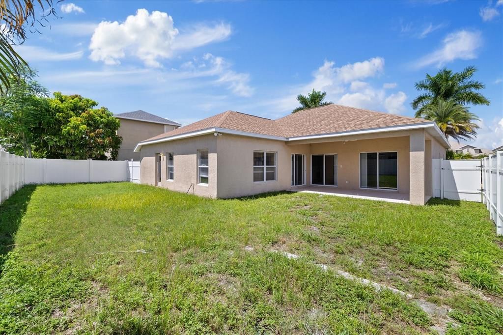 For Sale: $380,000 (4 beds, 3 baths, 2210 Square Feet)