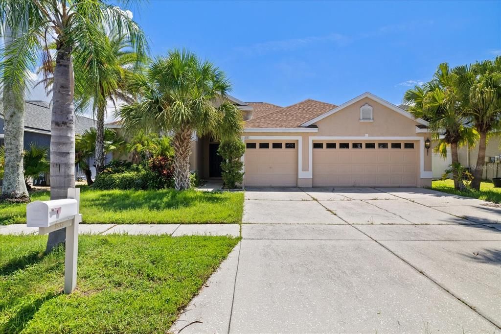 For Sale: $380,000 (4 beds, 3 baths, 2210 Square Feet)