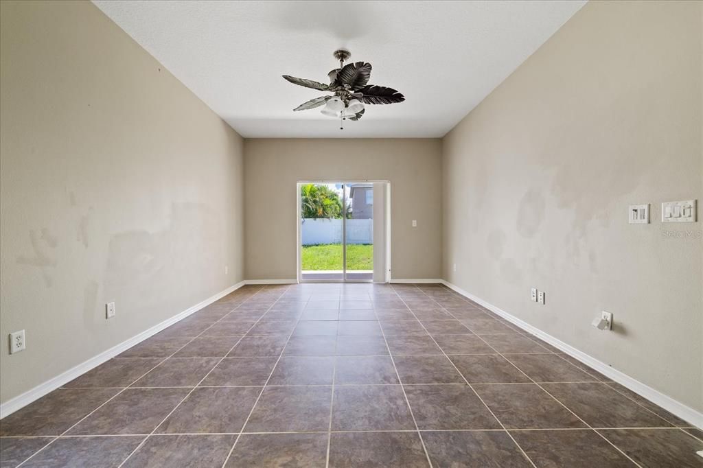 For Sale: $380,000 (4 beds, 3 baths, 2210 Square Feet)